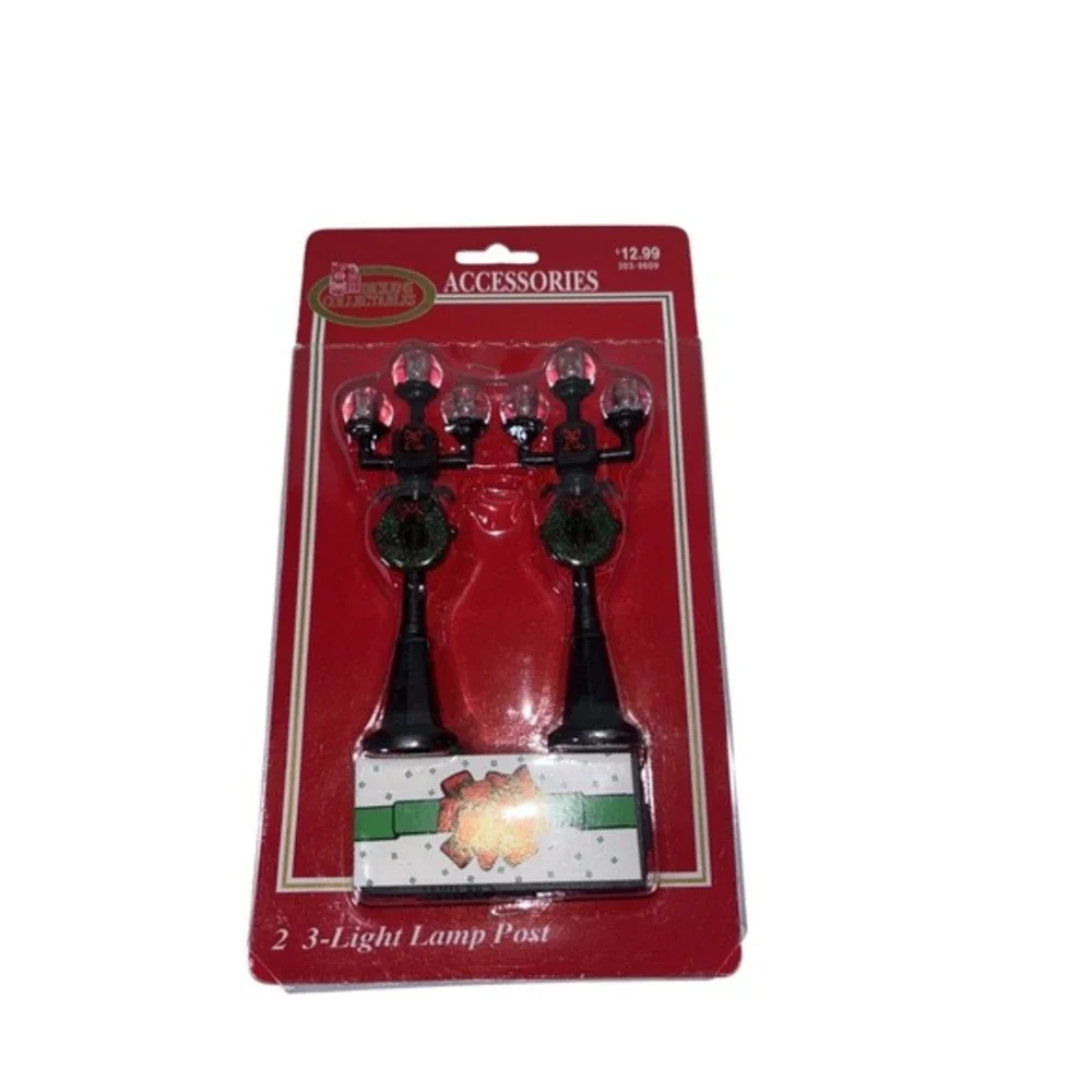 Dickens Collectables‎ 2 3-Light Lamp Post Christmas Village Accessories 303-9609